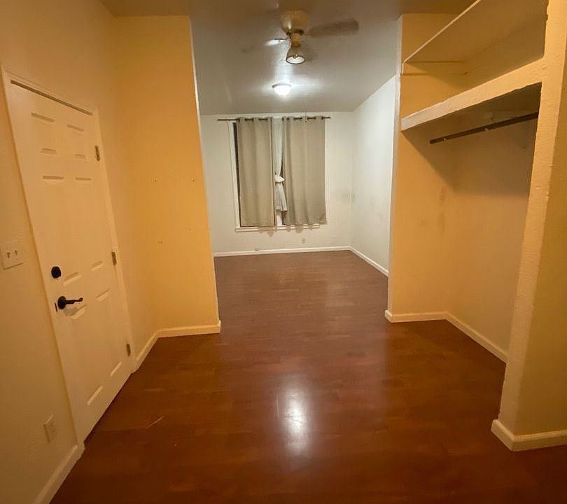 2nd image of 3115 Encinal Ave #5