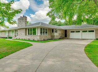 14 Woodland Rd, Edina, MN 55424