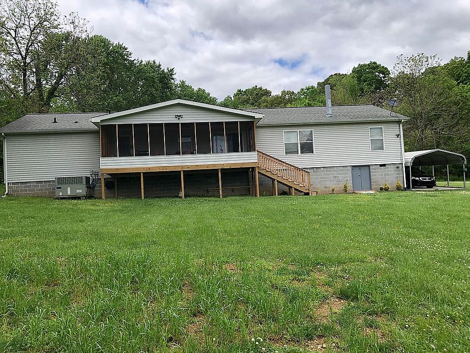 2nd image of 527 Riddle St