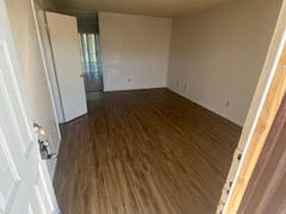 3rd image of 1108 Eastside Dr #A