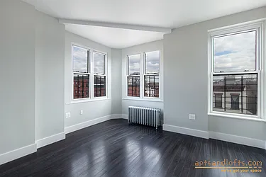 Rented by aptsandlofts.com