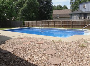 717 NW 15th St, Blue Springs, MO 64015