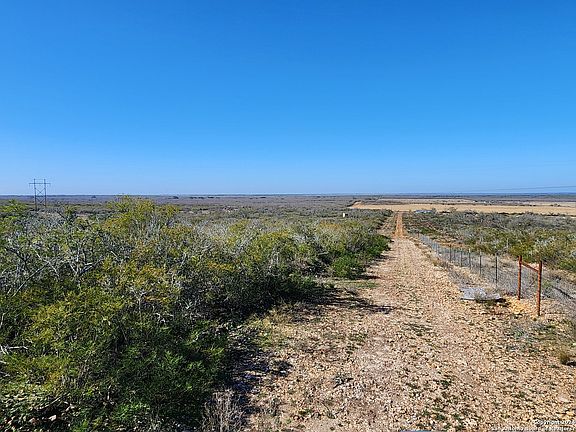 5th image of 613 County Road 1670