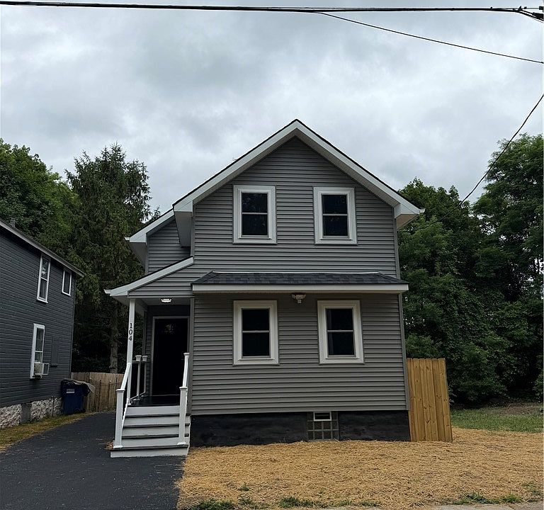 1st image of 104 Elmhurst Ave