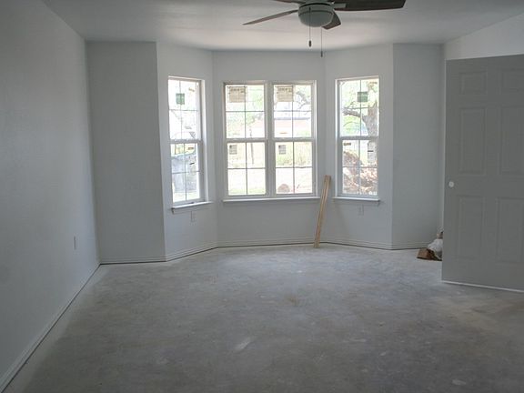 4th image of 3121 Coleman St