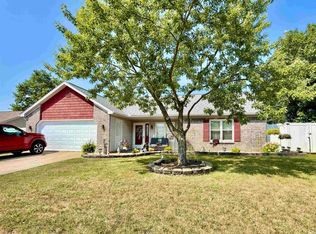 1411 Knoll Crest Dr, Kendallville, IN 46755