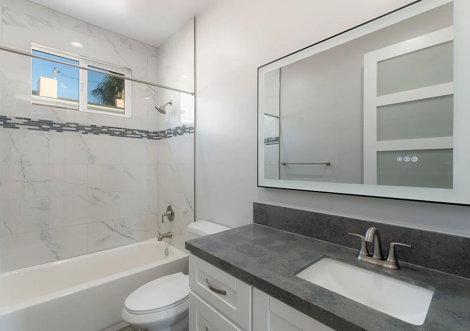 6728-6736 Thomson Court — Photo 4