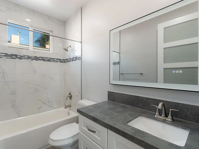 6728-6736 Thomson Ct — Photo 4