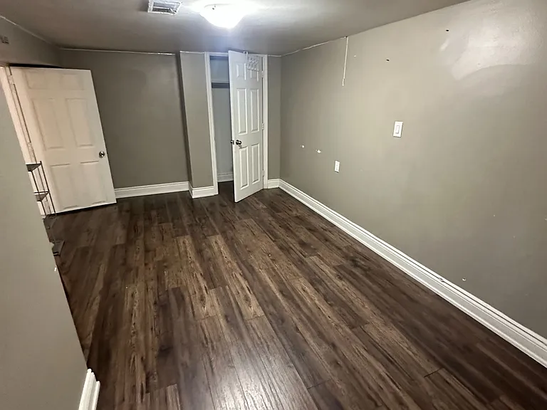 186 Maurice Dr #BASEMENT — Photo 3