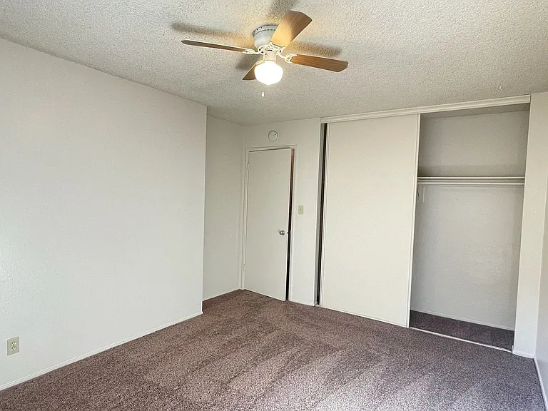 Sharis Apartments — Photo 90