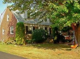 951 Sara Dr, Springfield, PA 19064