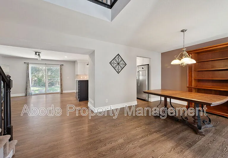 2214 Andrews St — Photo 4
