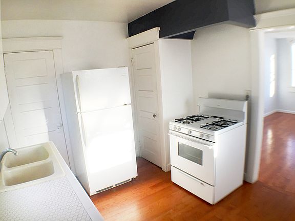 4th image of 4037 San Carlos St #4039-1/2