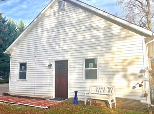 10971 Clara Barton Dr, Fairfax Station, VA 22039