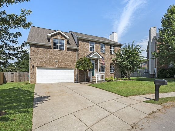 3rd image of 1725 Stephenson Ln