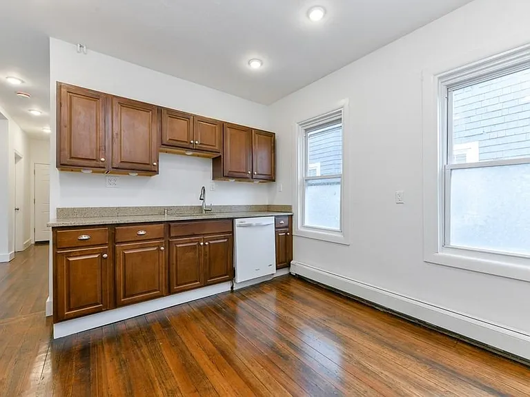 45 Beech Glen St #2 — Photo 6