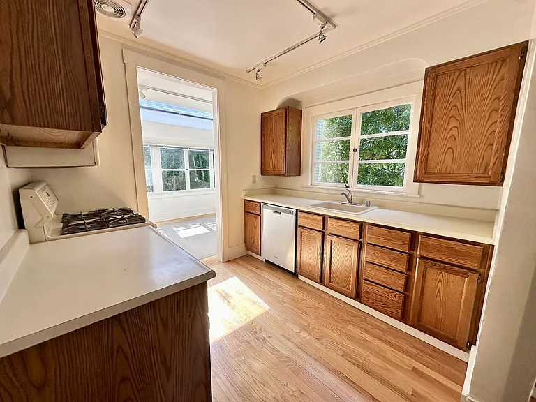 23 Sycamore Ave — Photo 10