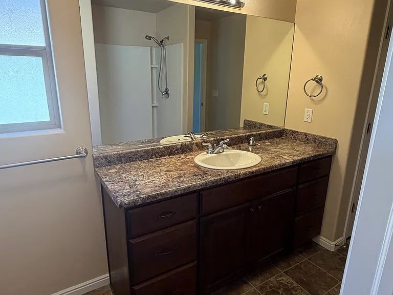 328 E 920 N — Photo 10