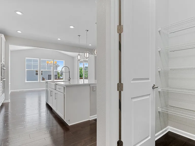490 W Ridge Cir — Photo 23