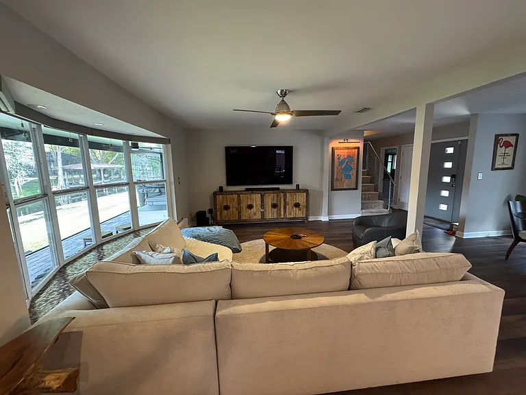 465 Mandalay Rd — Photo 8