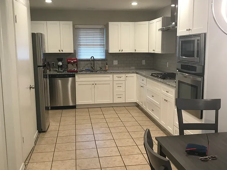 1419 Avenue C — Photo 6
