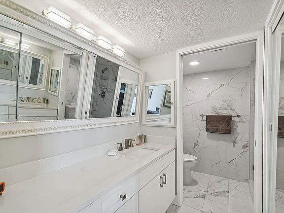4th image of 2413 Bayshore Blvd Unit 1404