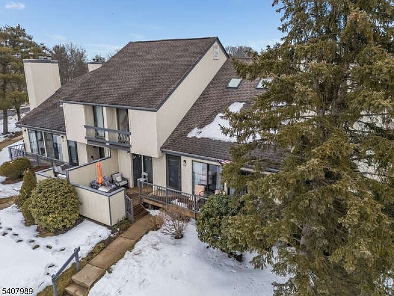 1st image of 275 Crabtree Ct