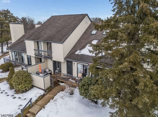 275 Crabtree Ct, Basking Ridge, NJ 07920