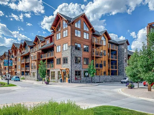 707 E Spring Creek Dr #401, Canmore, AB T1W 0K7