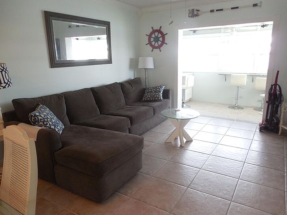 5th image of 1116 Lake Ter APT 201