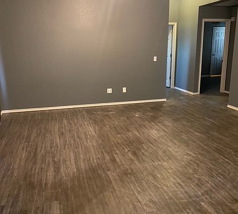 3rd image of 925 Switzerland Ave