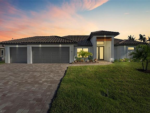 4th image of 611 SW 40th TER