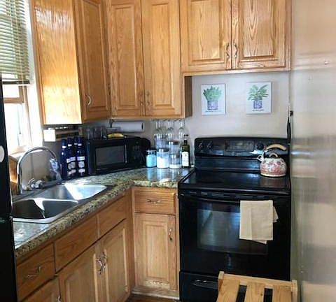 3rd image of 1214 8th St SE APT 1