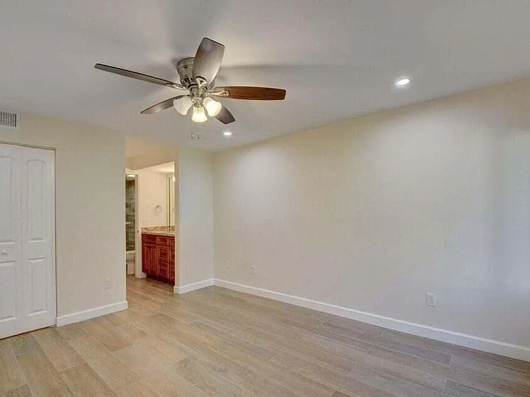 400 Club Cir — Photo 28