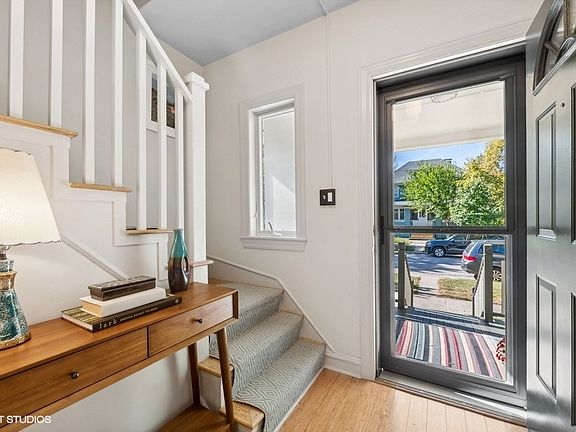 3rd image of 708 S Taylor Ave