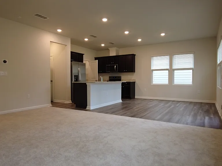806 McKenzie Park Ter — Photo 14