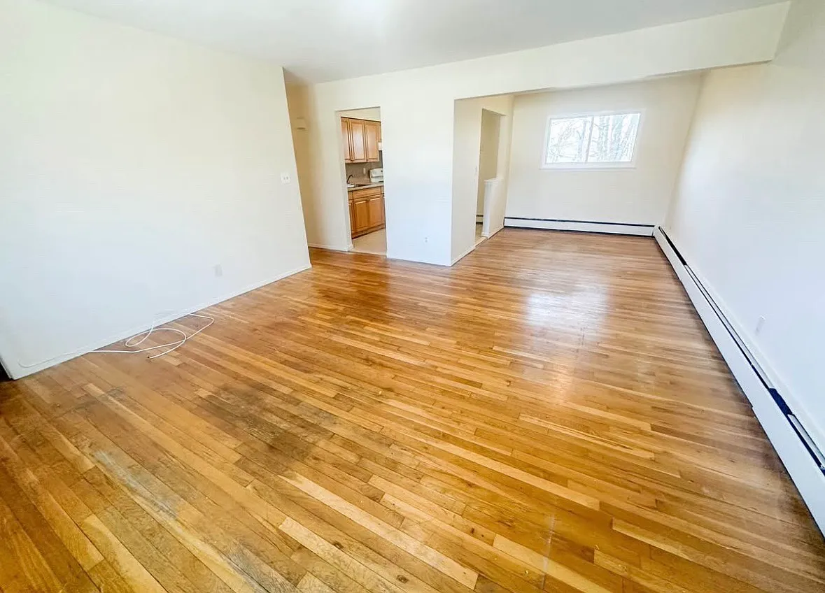 3 bed, 1200 sqft, $3,595 — Photo 2
