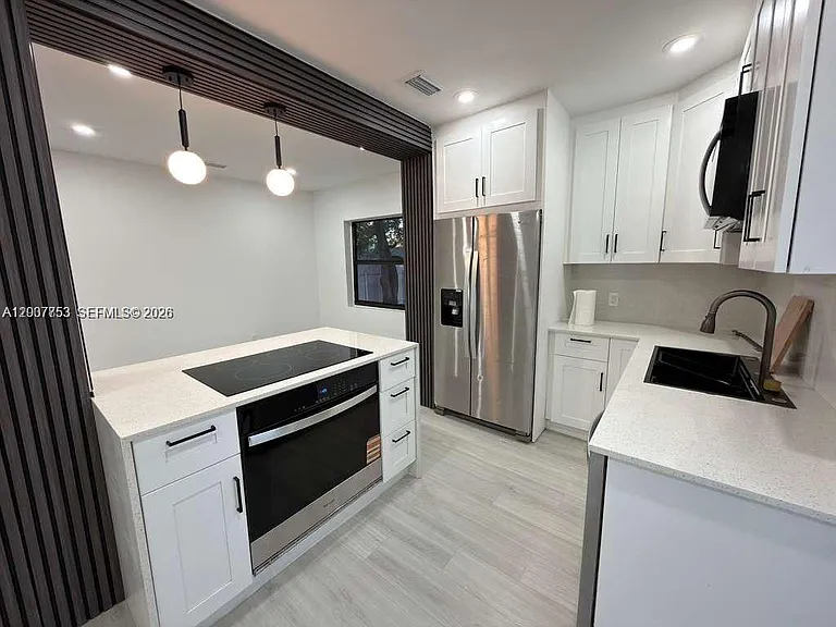 854 NW 76th St — Photo 3