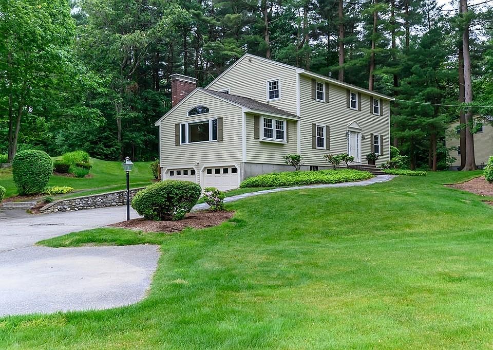 1st image of 13 Candlewood Dr