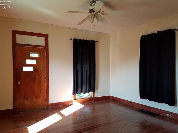 4th image of 148 Hall St