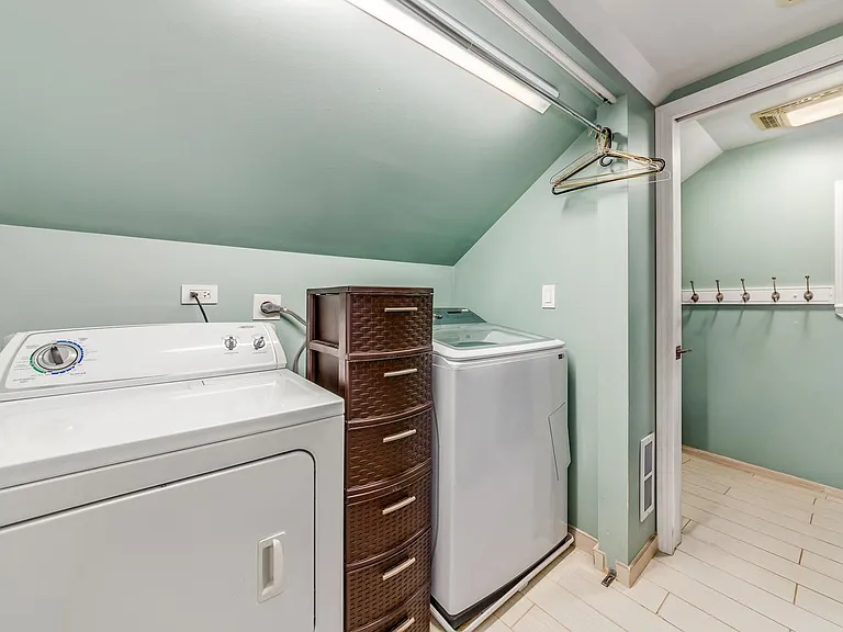 36 E Touhy Ave — Photo 13
