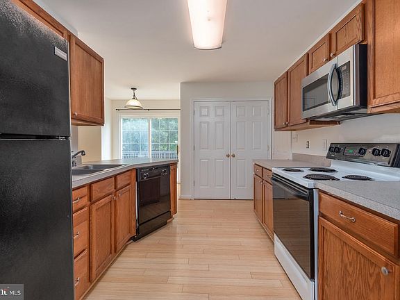 5th image of 9805 Angell Ct