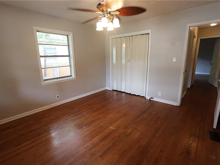 615 S Jefferson St SE — Photo 17