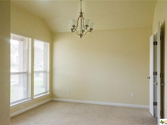 4th image of 311 W Vega Ln