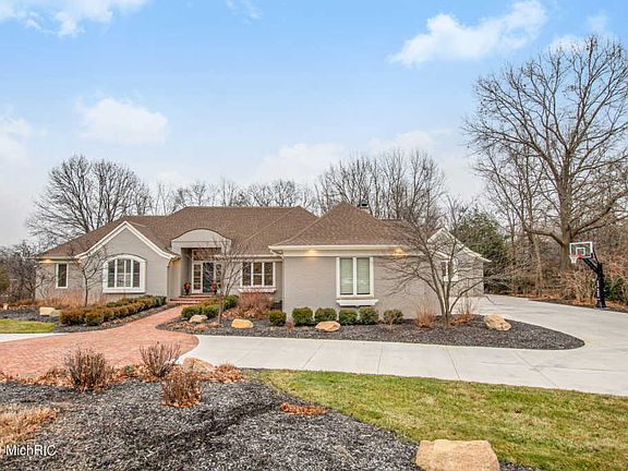 3rd image of 1710 Flowers Mill Ct NE