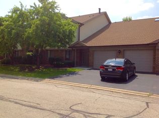 1410 Partridge Ln #8, Arlington Heights, IL 60004