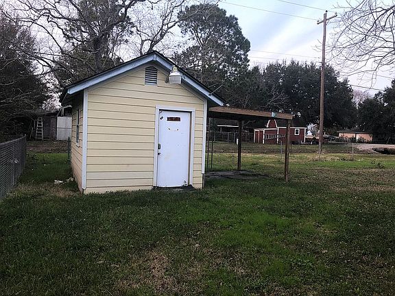 3rd image of 3306 Schroeder Ave