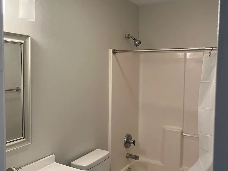 502 N Elm St #502 — Photo 2