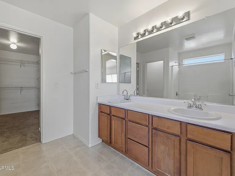 2524 S 89th Ln — Photo 26