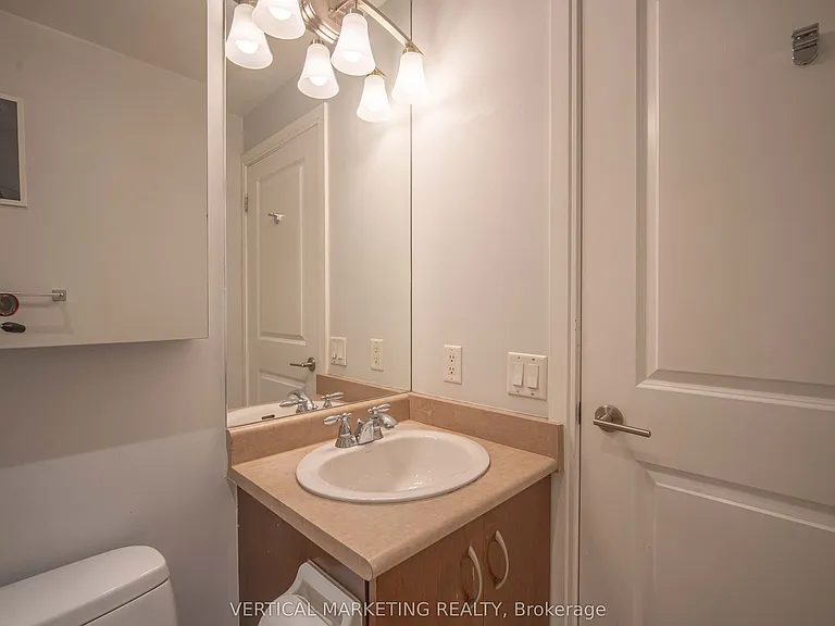 18 Yorkville Ave #1707 — Photo 17